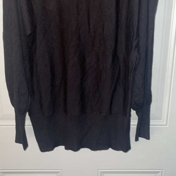 Thalia Sodi NWT cold shoulder sweater with bling Medium sequins oversized - Picture 11 of 15